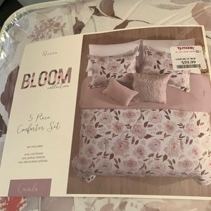 Queen comforter set